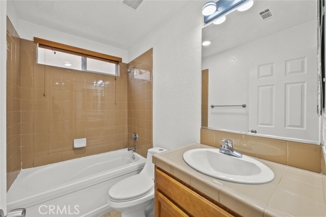 Detail Gallery Image 33 of 41 For 2455 Delicious Ln, Palmdale,  CA 93551 - 4 Beds | 3 Baths