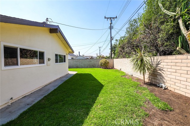 20071 Moontide Circle, Huntington Beach CA: https://media.crmls.org/medias/fc99b145-6808-43ed-acce-4ab252109067.jpg