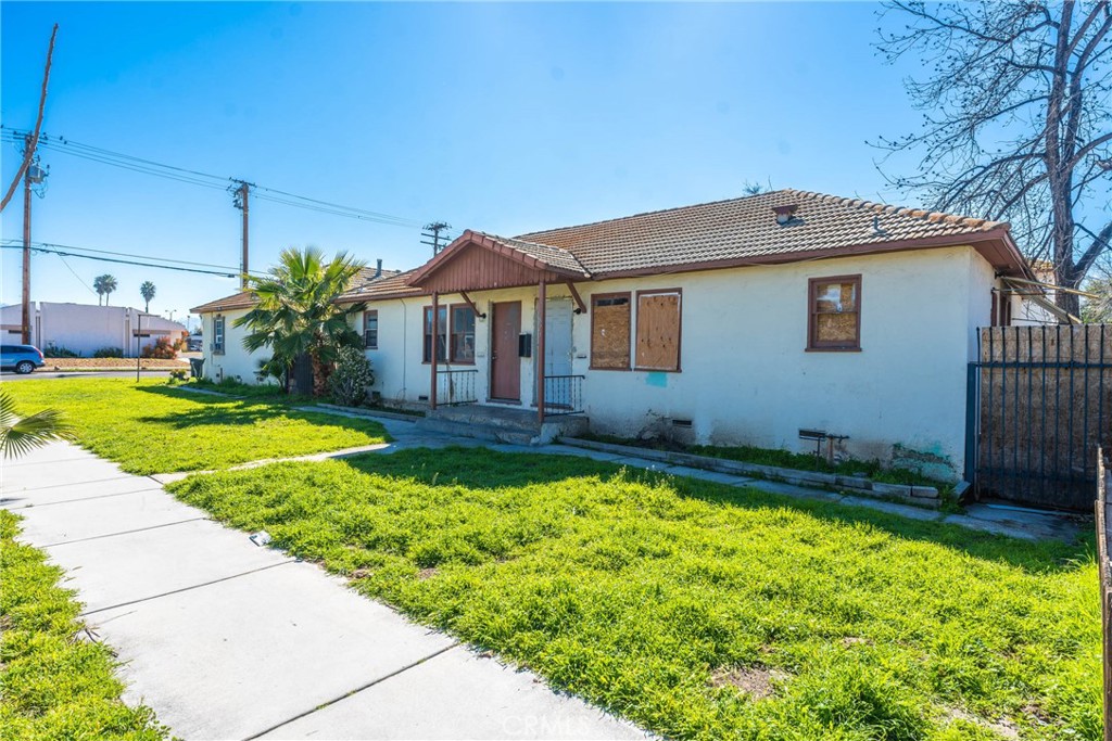 161 N Santa Fe, Hemet, CA 92543
