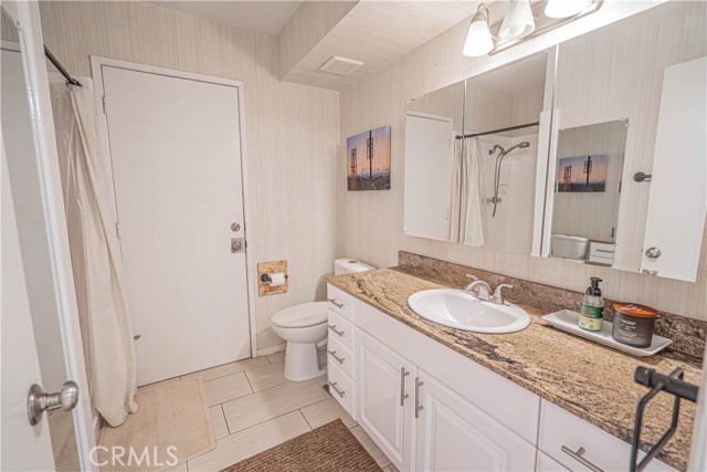 Detail Gallery Image 24 of 61 For 28816 Kenroy Ave, Canyon Country,  CA 91387 - 5 Beds | 3 Baths