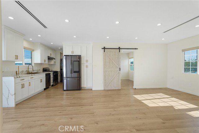 Detail Gallery Image 18 of 41 For 12317 Roscoe, Sun Valley,  CA 91352 - 3 Beds | 2 Baths