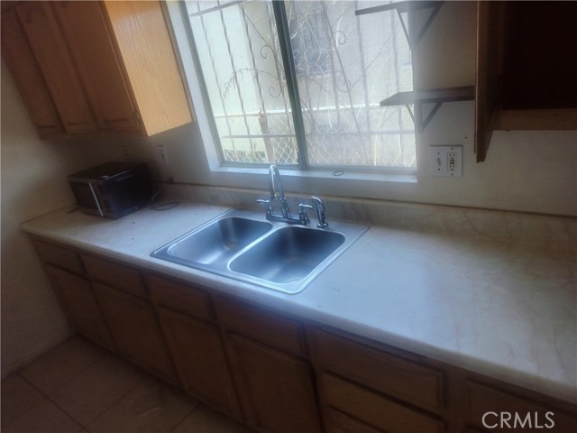 Detail Gallery Image 10 of 26 For 430 W 64th St, Los Angeles,  CA 90003 - 3 Beds | 2 Baths