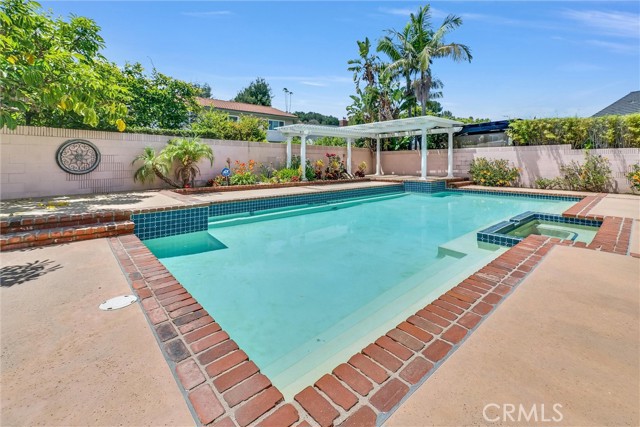 1329 Holly Leaf Way, Diamond Bar CA: https://media.crmls.org/medias/fc9c059c-98ea-49b5-b258-ec7bd92cbe32.jpg