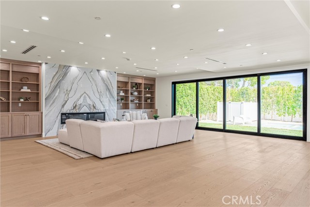 Detail Gallery Image 24 of 51 For 5258 Lemona Ave, Sherman Oaks,  CA 91411 - 4 Beds | 5 Baths