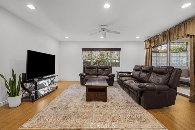Front Image Thumbnail for CRSR26040764