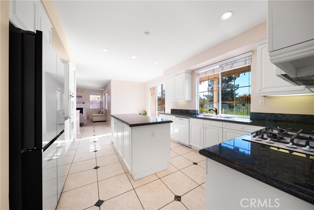 Detail Gallery Image 8 of 35 For 45339 Tiburcio, Temecula,  CA 92592 - 5 Beds | 3 Baths