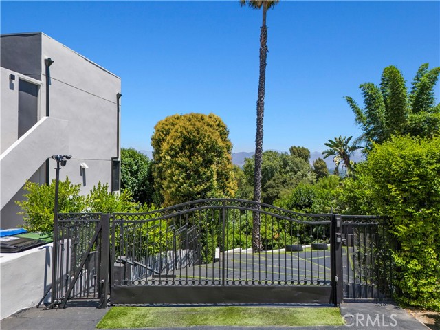 Detail Gallery Image 4 of 63 For 15117 Rayneta Dr, Sherman Oaks,  CA 91403 - 3 Beds | 2 Baths