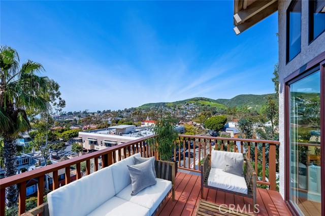 Detail Gallery Image 13 of 43 For 421 Loma Terrace, Laguna Beach,  CA 92651 - 3 Beds | 2/1 Baths