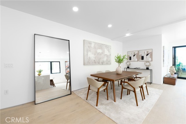 Detail Gallery Image 11 of 21 For 1361 Kelton Ave #403,  Los Angeles,  CA 90024 - 2 Beds | 2 Baths