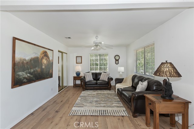 747 Boulder Bay, Big Bear Lake CA: https://media.crmls.org/medias/fca04dbf-f658-432a-adb3-33652a40779a.jpg
