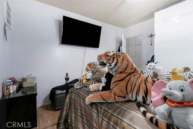 6923 Ben Avenue, North Hollywood CA: https://media.crmls.org/medias/fca0553e-1651-4c11-8c96-061300b3c998.jpg