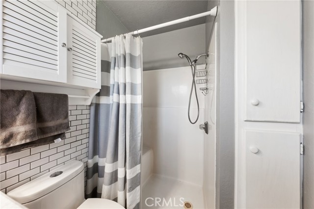 1501 Orchid Way, Lakeport CA: https://media.crmls.org/medias/fca09093-504f-4a19-9d00-900ae7e4803f.jpg