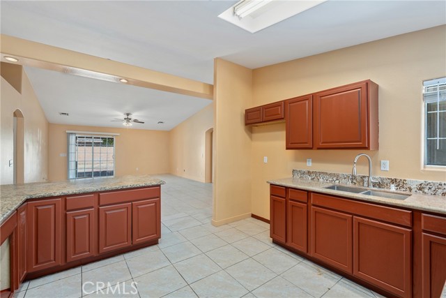 31950 Avenida El Pueblo, Cathedral City CA: https://media.crmls.org/medias/fca093df-17d0-48d8-a4cf-fc0da8d2bbd4.jpg