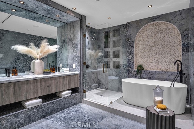 Detail Gallery Image 49 of 68 For 505 17th St, Huntington Beach,  CA 92648 - 3 Beds | 2/1 Baths