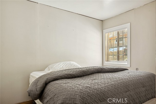 725 Golden, Lake Arrowhead, CA 92352