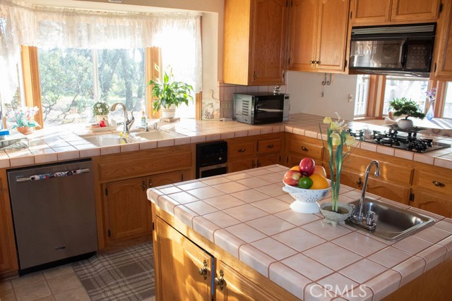 Detail Gallery Image 11 of 60 For 87 Valley View Dr, Paradise,  CA 95969 - 5 Beds | 3 Baths