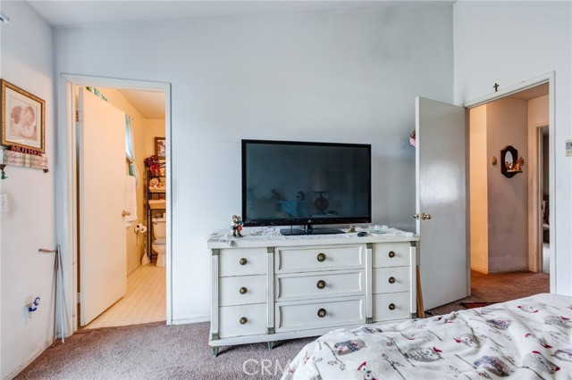 4092 Sandpiper Drive, Jurupa Valley CA: https://media.crmls.org/medias/fca254a4-5b8b-491d-9dd5-30f19704b0e5.jpg