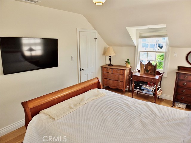 Detail Gallery Image 56 of 71 For 89 Rivo Alto Canal, Long Beach,  CA 90803 - 5 Beds | 3/1 Baths