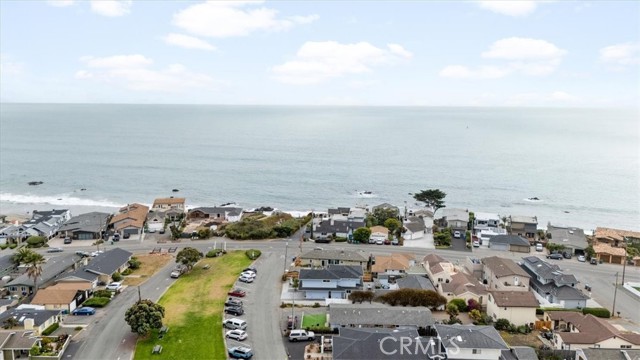 31 N 3rd Street, Cayucos CA: https://media.crmls.org/medias/fca34e15-4551-43ef-a8f1-9fd62a0f6324.jpg
