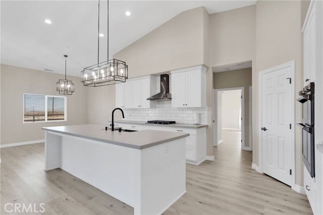 Detail Gallery Image 9 of 47 For 21192 Zuni Rd, Apple Valley,  CA 92307 - 4 Beds | 3/1 Baths