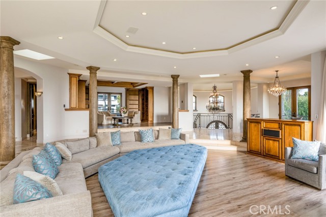 215 S Poinsettia Avenue, Manhattan Beach CA: https://media.crmls.org/medias/fca47866-3a9e-48fa-97c1-1d8494b118f1.jpg
