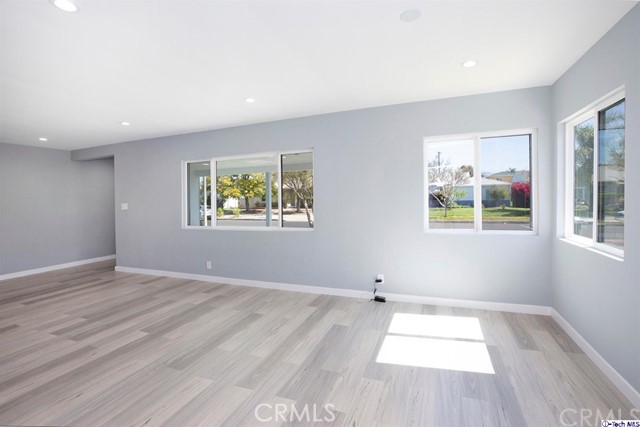 2 Bed Home for Sale in Sun Valley, California