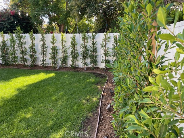 5785 Bertrand Avenue, Encino CA: https://media.crmls.org/medias/fca5b45a-3911-48f8-a3b8-2a0ece054106.jpg