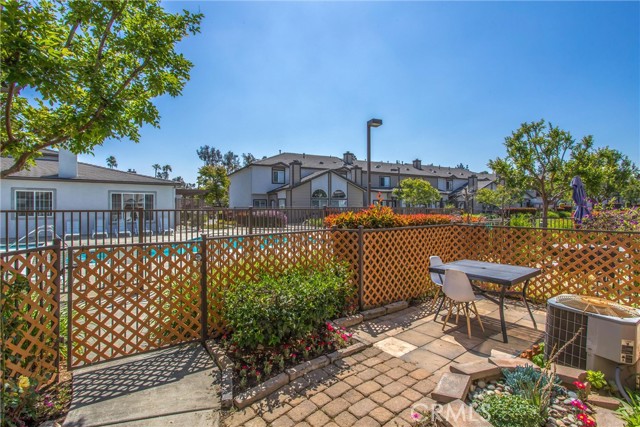 Detail Gallery Image 4 of 28 For 1555 Orange Ave #1202,  Redlands,  CA 92373 - 3 Beds | 2/1 Baths