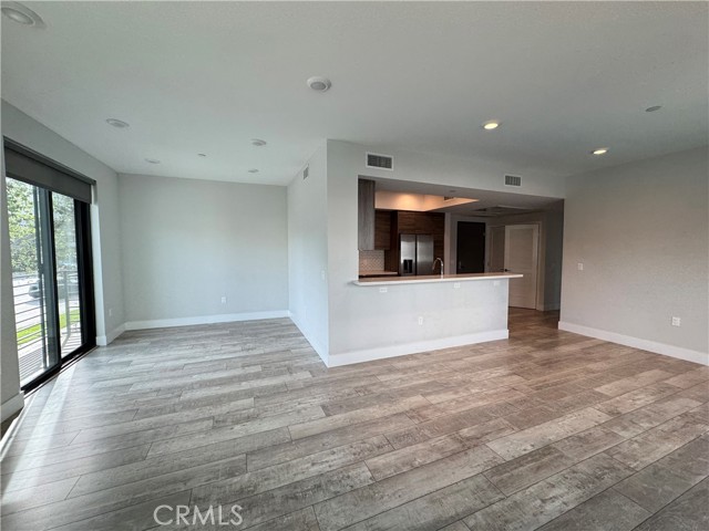 Detail Gallery Image 16 of 34 For 4383 N Sepulveda Blvd, Sherman Oaks,  CA 91403 - 2 Beds | 2 Baths