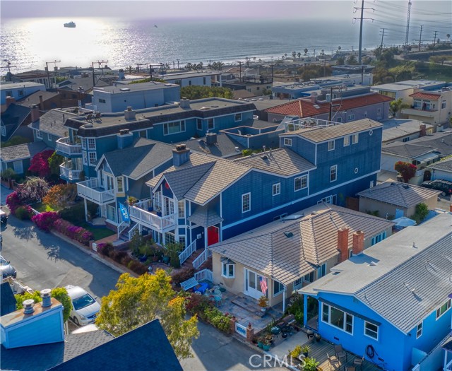 461 35th Street, Manhattan Beach, California 90266, 3 Bedrooms Bedrooms, ,1 BathroomBathrooms,Residential,Sold,35th,SB22113889