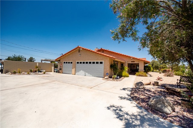 Detail Gallery Image 1 of 1 For 15118 Pocahantas St, Apple Valley,  CA 92307 - 3 Beds | 2/1 Baths