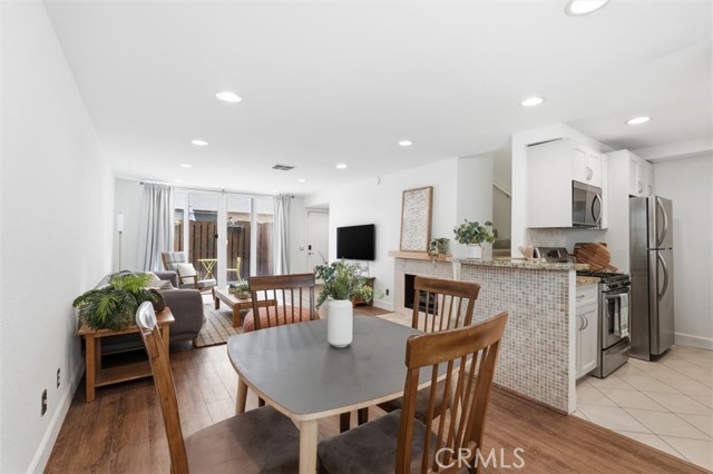 1747 Barry Avenue, Los Angeles CA: https://media.crmls.org/medias/fca6b114-ac88-4b27-9291-31d95a02bfdd.jpg