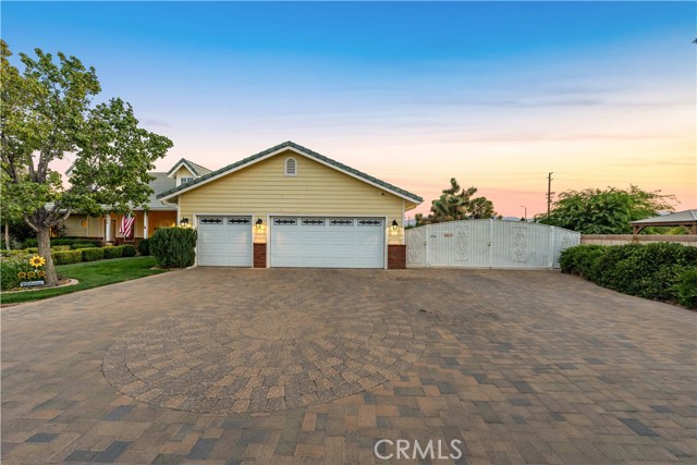 Detail Gallery Image 2 of 75 For 2608 Desert Rose Dr, Lancaster,  CA 93536 - 4 Beds | 4 Baths