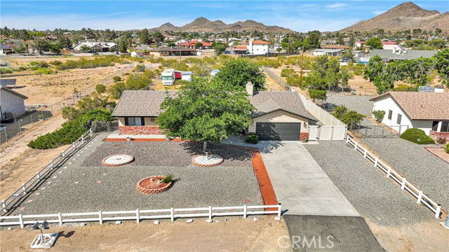 Detail Gallery Image 1 of 49 For 16042 Venango Rd, Apple Valley,  CA 92307 - 3 Beds | 2 Baths