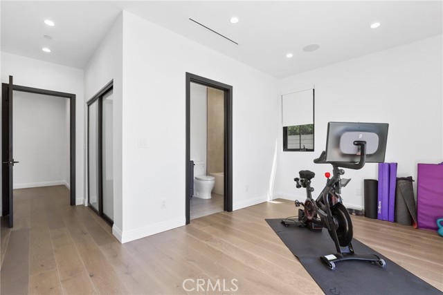535 N Sierra Bonita Avenue, Los Angeles CA: https://media.crmls.org/medias/fca83bd8-a1fb-44ba-ad24-34b4b803bb03.jpg