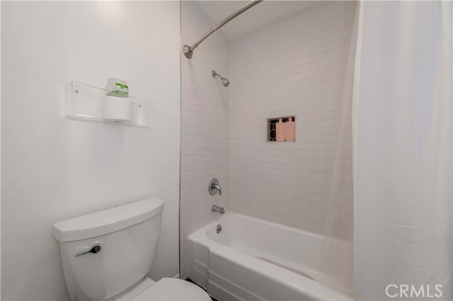 Detail Gallery Image 16 of 26 For 465 S Los Robles Ave #15,  Pasadena,  CA 91101 - 1 Beds | 1 Baths