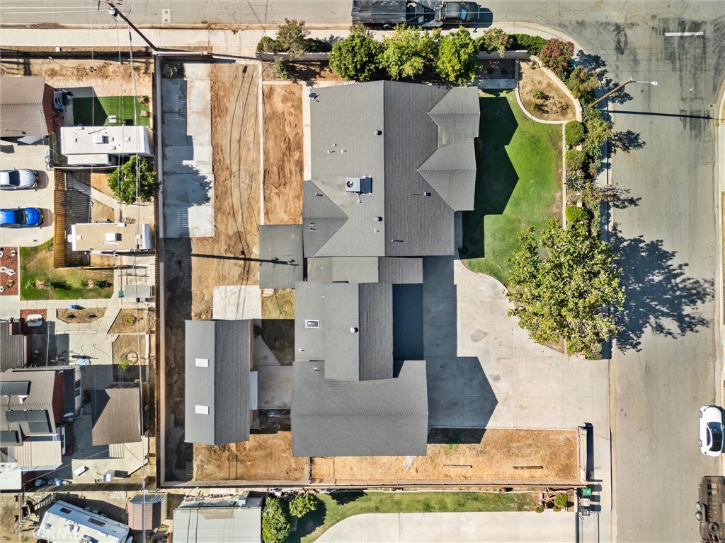 https://media.crmls.org/medias/fca8b7a9-8e13-43f4-997f-58ef8d41297c.jpg?preset=X-Large
