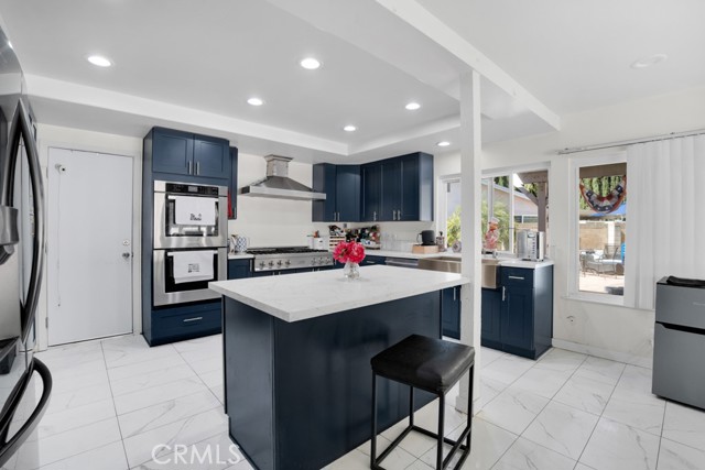 2491 Castlemont Court North photo 9