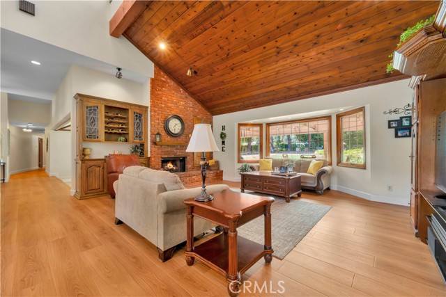 Detail Gallery Image 9 of 59 For 15883 Condor Ridge, Canyon Country,  CA 91387 - 5 Beds | 3/1 Baths