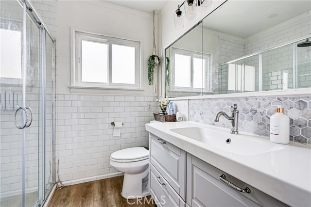 Detail Gallery Image 19 of 29 For 320 E Walnut Ave, El Segundo,  CA 90245 - 5 Beds | 3 Baths