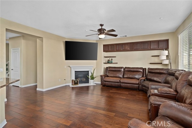 Detail Gallery Image 17 of 45 For 5073 Snowberry Dr, Fontana,  CA 92336 - 5 Beds | 4/1 Baths