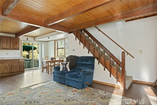 33133 Ridge Road, Arrowbear CA: https://media.crmls.org/medias/fca99d65-f59d-421a-ba92-edf9cfeffb0e.jpg
