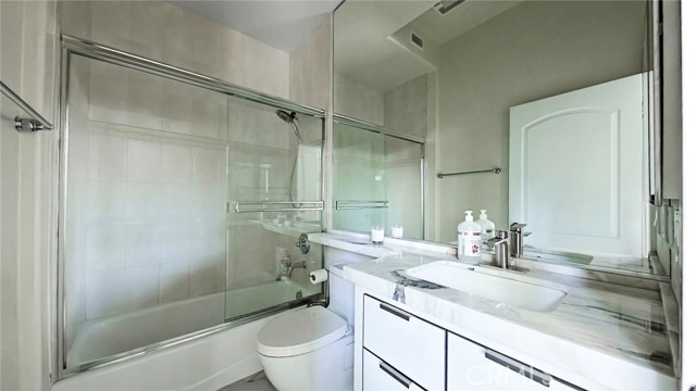 Detail Gallery Image 20 of 45 For 6937 Kian Ct, Van Nuys,  CA 91406 - 4 Beds | 3 Baths