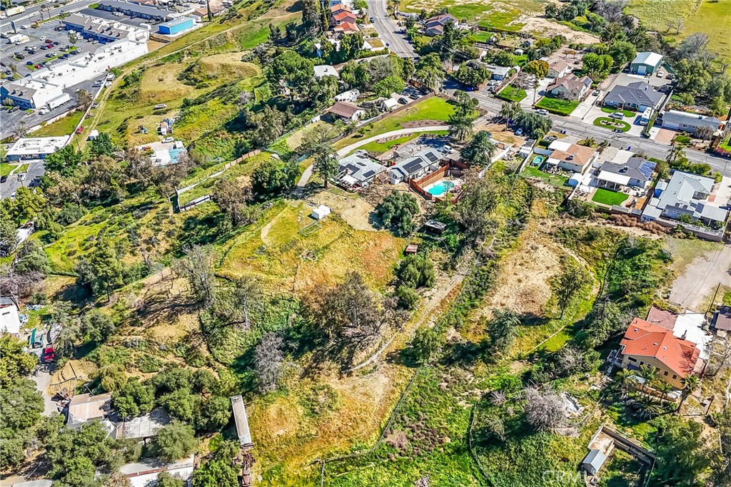 https://media.crmls.org/medias/fcaa1f01-7a1c-4ac1-bdb9-faa1758c68e0.jpg?preset=X-Large