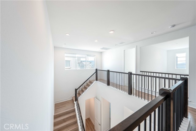 27554 Elderberry Dr, Valencia CA: https://media.crmls.org/medias/fcaa4311-203a-4269-89c3-f9e9b7489fe4.jpg