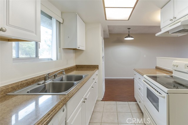 1517 E Garfield Avenue, Glendale CA: https://media.crmls.org/medias/fcaaebdc-bca9-4f6f-94fc-29e34ebef8c3.jpg