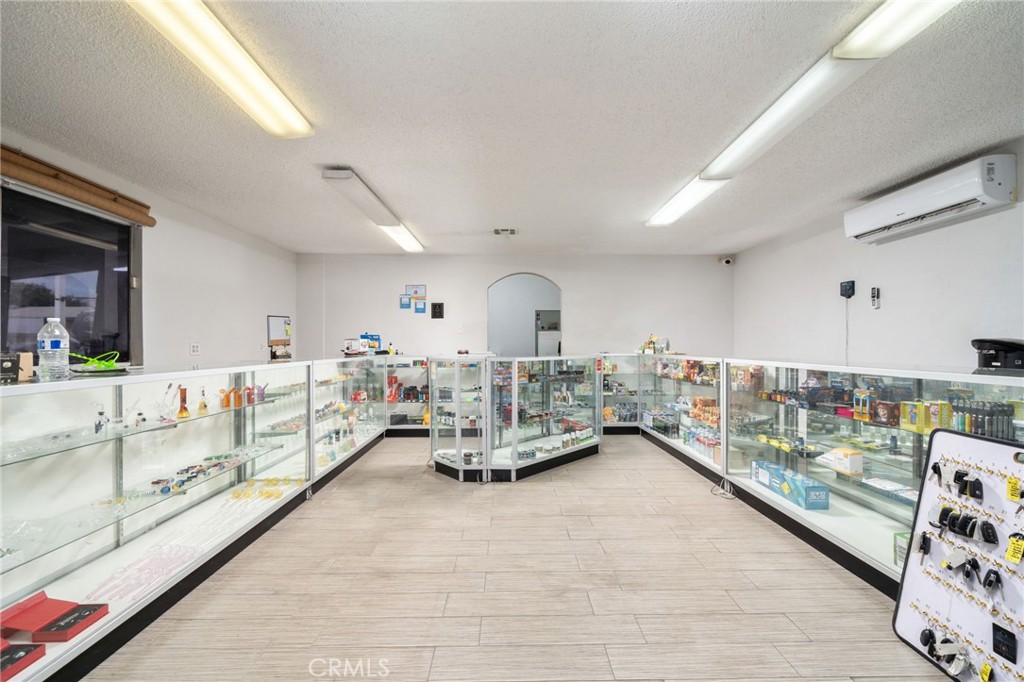 Fcac2025 Cfe8 4434 95D7 Fc65Dca23D96 838 W Valley Boulevard, Bloomington, Ca 92316 &Lt;Span Style='BackgroundColor:transparent;Padding:0Px;'&Gt; &Lt;Small&Gt; &Lt;I&Gt; &Lt;/I&Gt; &Lt;/Small&Gt;&Lt;/Span&Gt;