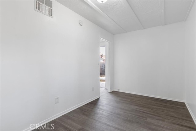 18713 Vanowen Street, Reseda CA: https://media.crmls.org/medias/fcae34fe-7921-496d-bf15-4259eb451b7a.jpg