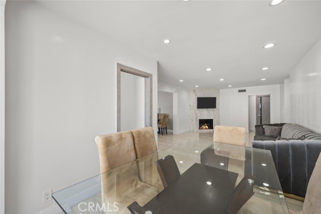 Detail Gallery Image 12 of 41 For 12628 Stagg St, North Hollywood,  CA 91605 - 4 Beds | 2 Baths