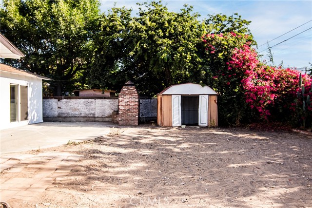 2983 N Alameda Avenue, San Bernardino CA: https://media.crmls.org/medias/fcaf49b3-f3d2-4e7e-9dd7-b38d26edc4f6.jpg